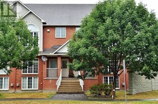 1717 Blohm Dr in Ottawa, ON - Building Photo