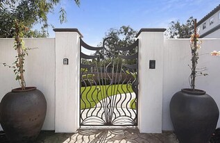 14710 Via del Canon in Del Mar, CA - Building Photo