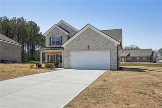 516 College Dr in Barnesville, GA - Building Photo - Building Photo
