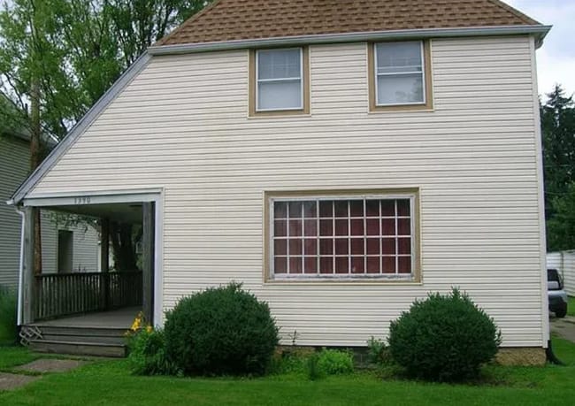 1390 Ivydale Ave SW in Canton, OH - Foto de edificio - Building Photo