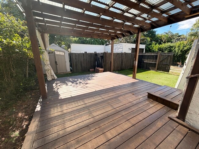 1026 Upland Rd in West Palm Beach, FL - Building Photo - Building Photo