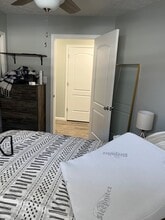 1333 W 67th St, Unit W67 up in Cleveland, OH - Foto de edificio - Building Photo