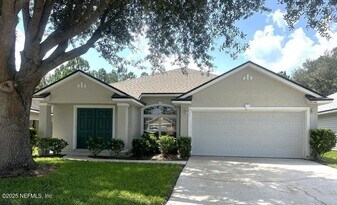 8342 Staplehurst Dr W in Jacksonville, FL - Building Photo