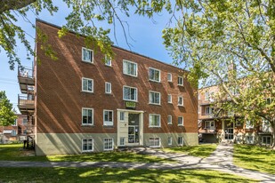 1360-1390 Décarie Rue Apartments