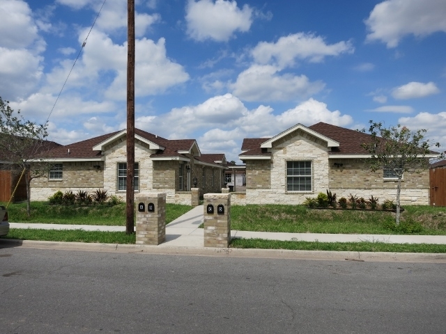 Kerria Square in McAllen, TX - Building Photo