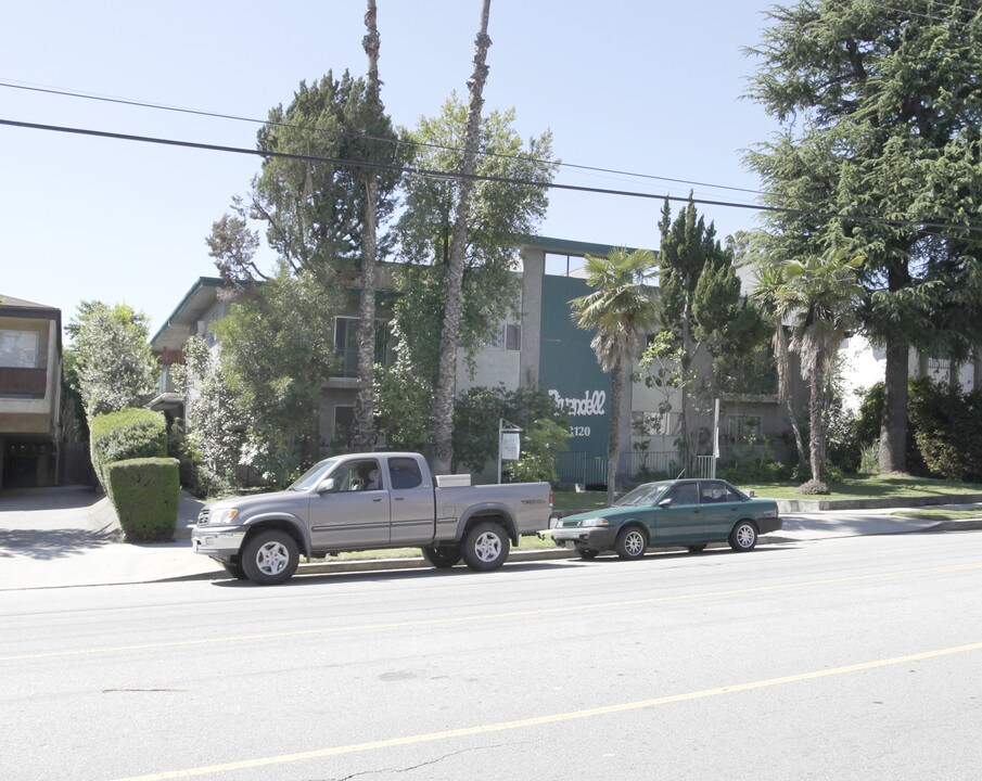 Rivendell in Sherman Oaks, CA - Building Photo