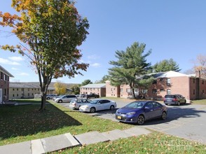 Laurel Gardens APT in South Fallsburg, NY - Building Photo - Building Photo