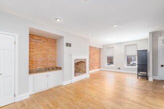 3418 O'Donnell St in Baltimore, MD - Building Photo - Building Photo