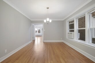 5746 N Maplewood Ave, Unit 1 in Chicago, IL - Foto de edificio - Building Photo