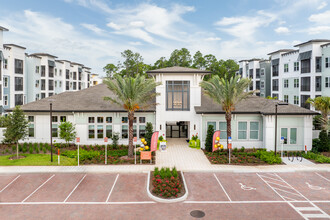 Bainbridge Ponte Vedra in Ponte Vedra, FL - Building Photo - Building Photo