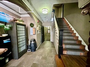 1411 Toberman St, Unit 208 in Los Angeles, CA - Building Photo - Building Photo