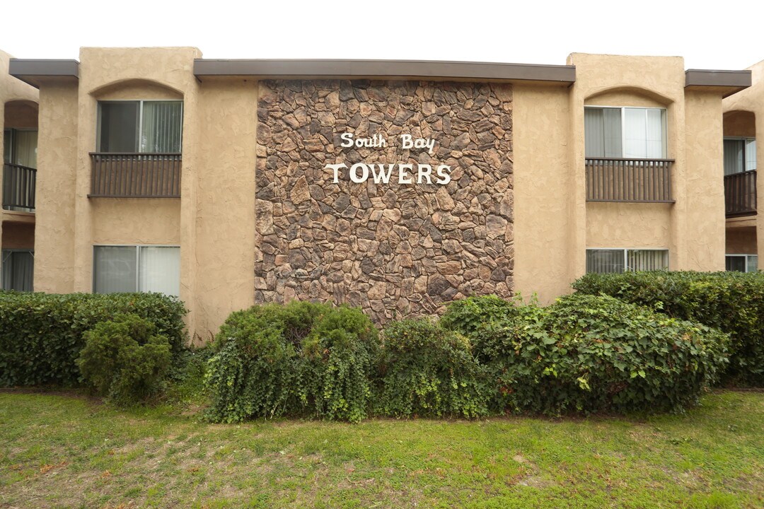 South Bay Towers Apartments in Chula Vista, CA - Building Photo