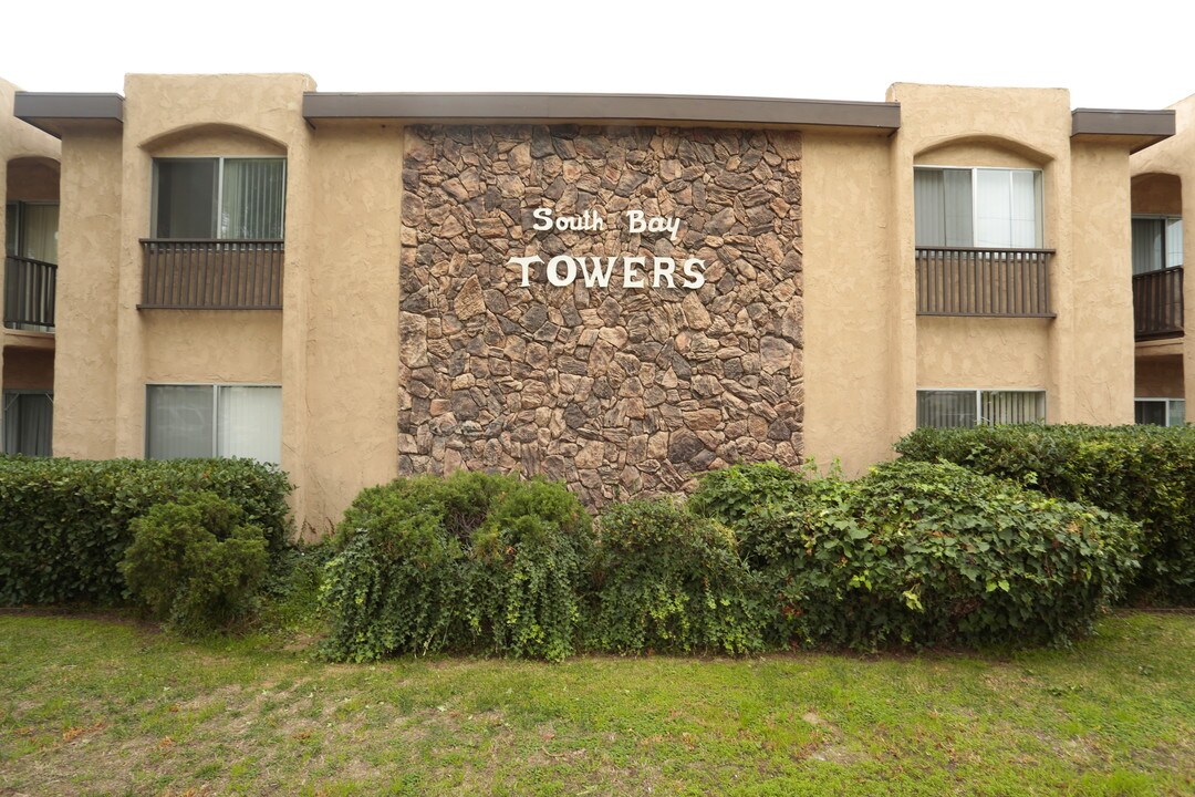 South Bay Towers Apartments in Chula Vista, CA - Foto de edificio