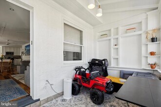 322 Woodbine Ave in Narberth, PA - Foto de edificio - Building Photo