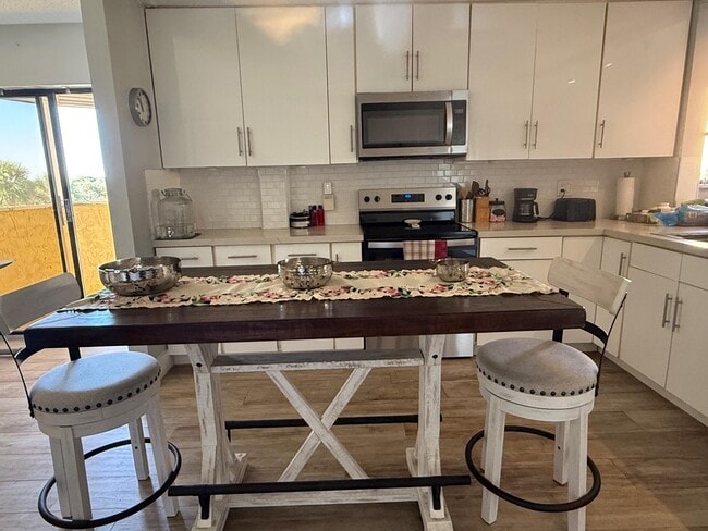 6475 W Oakland Park Blvd