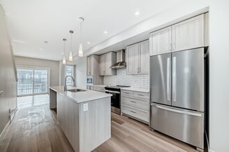 710 Sage Hill Grove NW in Calgary, AB - Building Photo - Building Photo