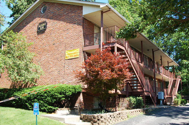 Saxony Apartments in Lexington, KY - Foto de edificio - Building Photo