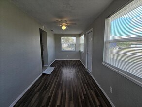 246 W Bay Ave in Eagle Lake, FL - Building Photo - Building Photo