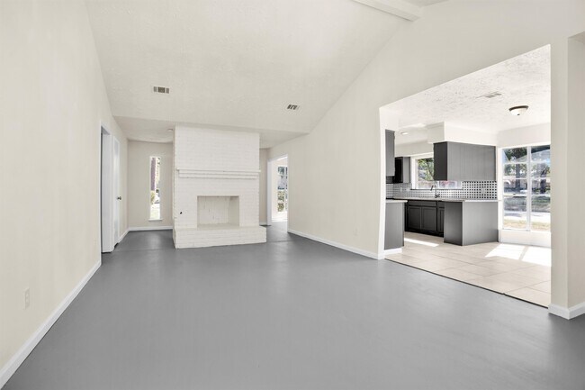 2126 Millhouse Rd in Houston, TX - Building Photo - Building Photo