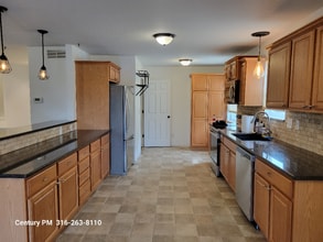 16 Cedar Pointe Ct in Goddard, KS - Building Photo - Building Photo