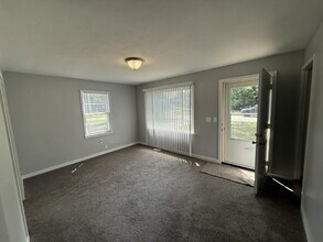 359 Majestic St SE in Grand Rapids, MI - Building Photo - Building Photo