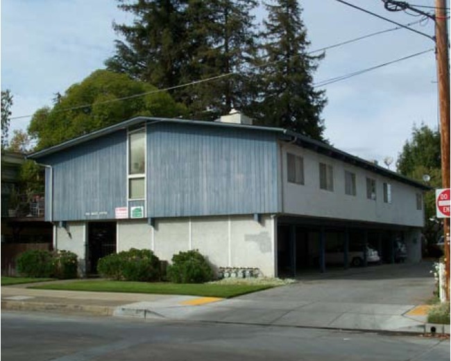 159 5th St in Gilroy, CA - Foto de edificio - Building Photo