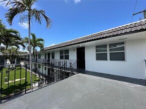 2500 Johnson St in Hollywood, FL - Building Photo - Building Photo