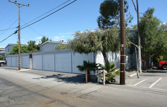 E 17th Place Apartments in Costa Mesa, CA - Building Photo - Building Photo