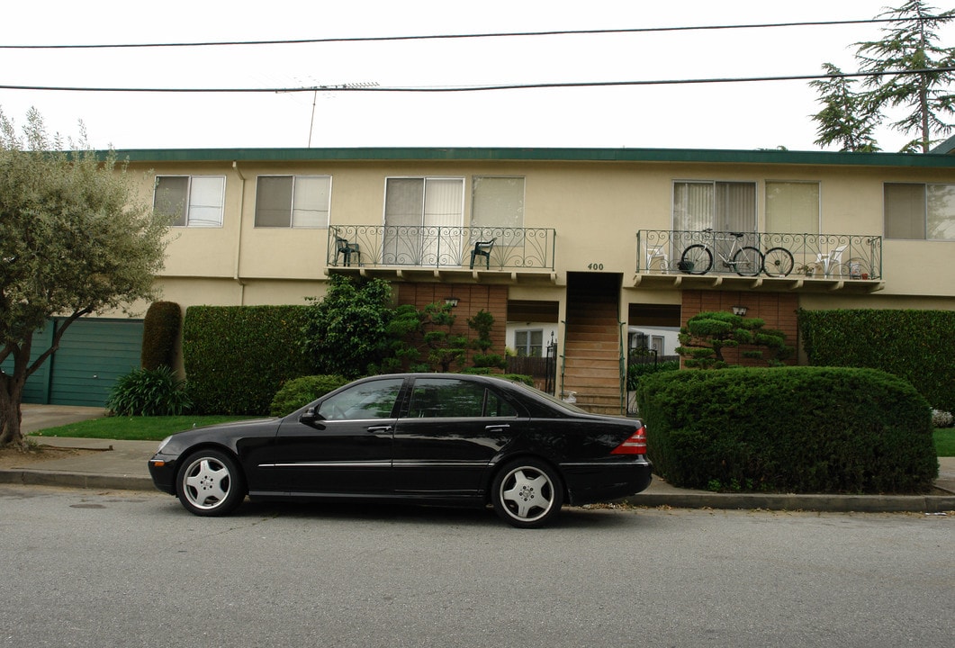 400 Walnut St in San Carlos, CA - Building Photo