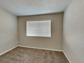 2120 N 69th Pl in Scottsdale, AZ - Building Photo - Building Photo