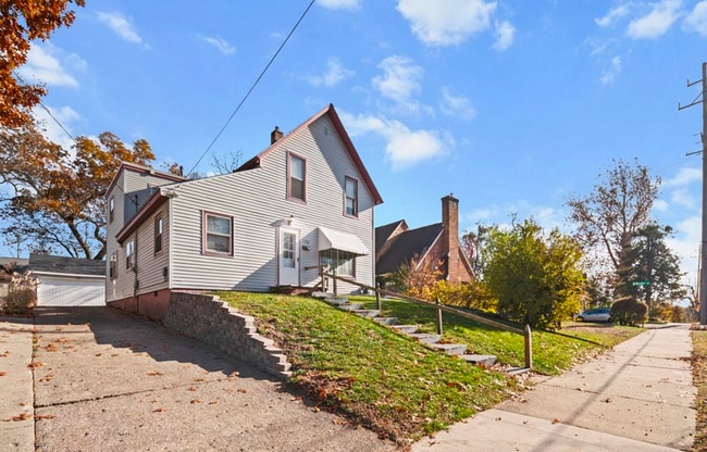 1236 Underwood Ave SE in Grand Rapids, MI - Building Photo - Building Photo