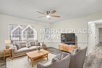 8246 Collier St SW in Covington, GA - Building Photo - Building Photo