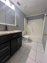 10107 Tallwood Ct in Tampa, FL - Building Photo - Building Photo