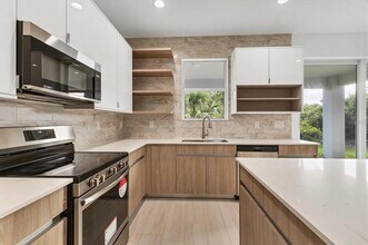 299 Australian Dr in Rotonda West, FL - Building Photo - Building Photo