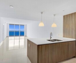 600 NE 27th St, Unit 3102 in Miami, FL - Building Photo - Building Photo