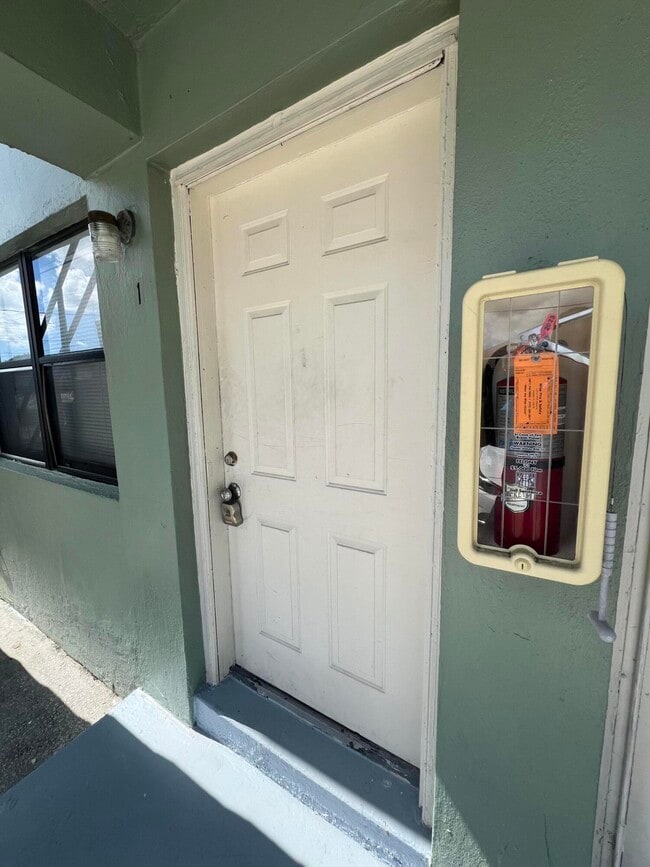 1273 W 34th St in West Palm Beach, FL - Building Photo - Building Photo