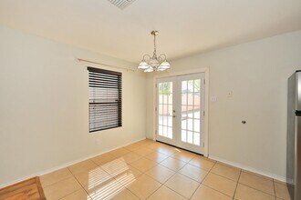 1932 Denmark Ln in Laredo, TX - Building Photo - Building Photo
