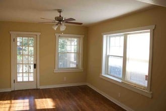 221 W 38th St, Unit 3 in Kansas City, MO - Building Photo - Building Photo
