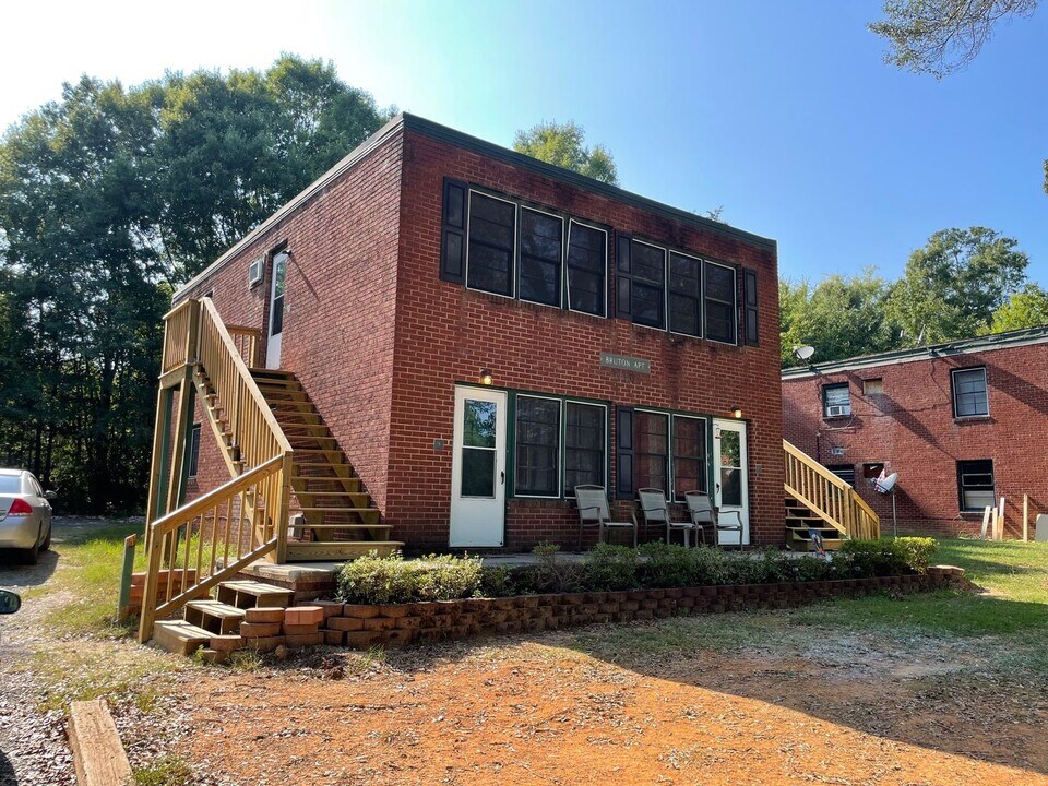 310 S Wadesboro Blvd-Unit -310 S. WADESBORO BLVD APT #11 in Mount Gilead, NC - Building Photo