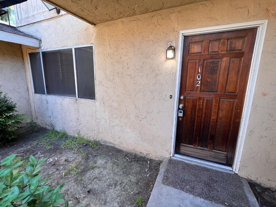 4313 N Emerson Ave in Fresno, CA - Building Photo