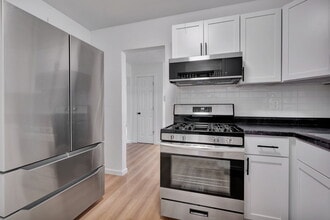 1225 Regent St in Lansing, MI - Building Photo - Building Photo