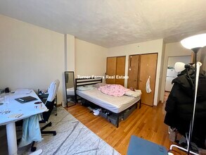 1116 Commonwealth Ave, Unit 10-701 in Boston, MA - Building Photo - Building Photo