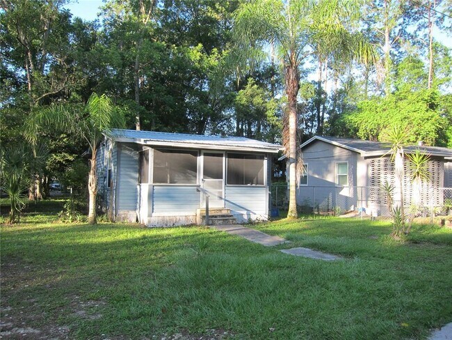 2115 NE 4th Ave in Gainesville, FL - Building Photo - Building Photo