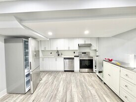 284 Deer Park Cir in London, ON - Building Photo