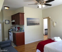 14 Cumberland St-Unit -Apt 4 in Boston, MA - Building Photo - Building Photo