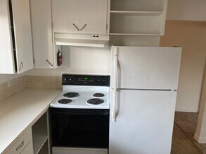 205 SE 12th St-Unit -1 in College Place, WA - Building Photo - Building Photo