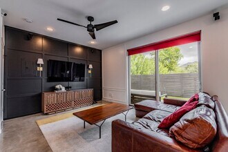 371 Everest Ave in San Antonio, TX - Building Photo - Building Photo