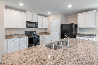 4511 Hazelburn Dr in Greensboro, NC - Building Photo - Building Photo