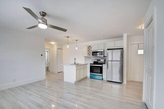 525 S Broadway in Lantana, FL - Building Photo - Building Photo