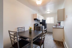 The Pointe at Cherry Hill in Westland, MI - Building Photo